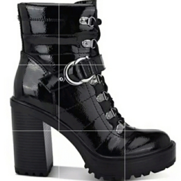 GBG Los AngelesSellur Platform Block Heel Bootie - Picture 2 of 3